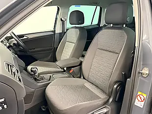 Used 2023 Volkswagen Tiguan Life Dolphin Grey - Interior and Exterior details 12