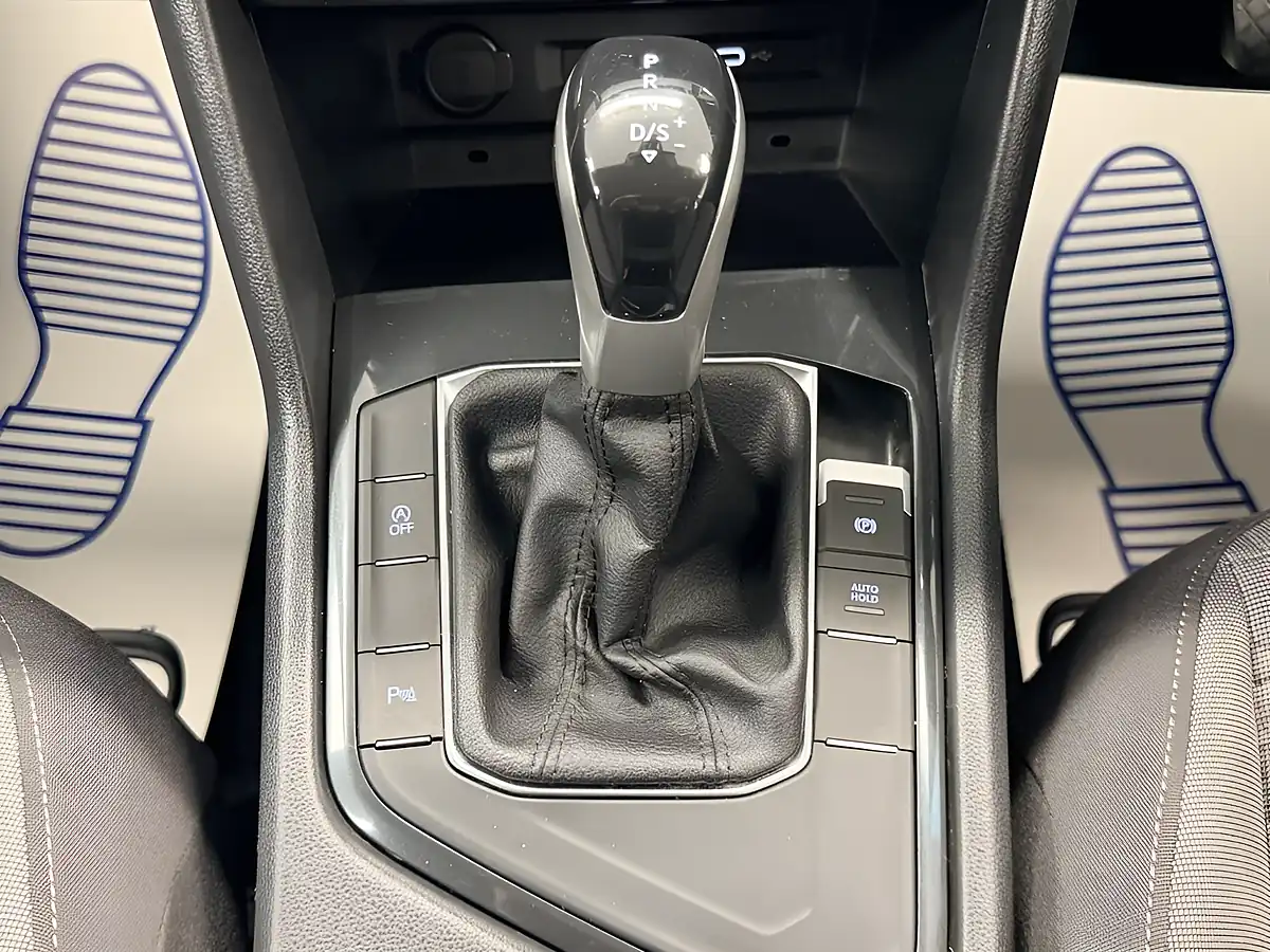 Used 2023 Volkswagen Tiguan Life Dolphin Grey - Interior and Exterior details 15