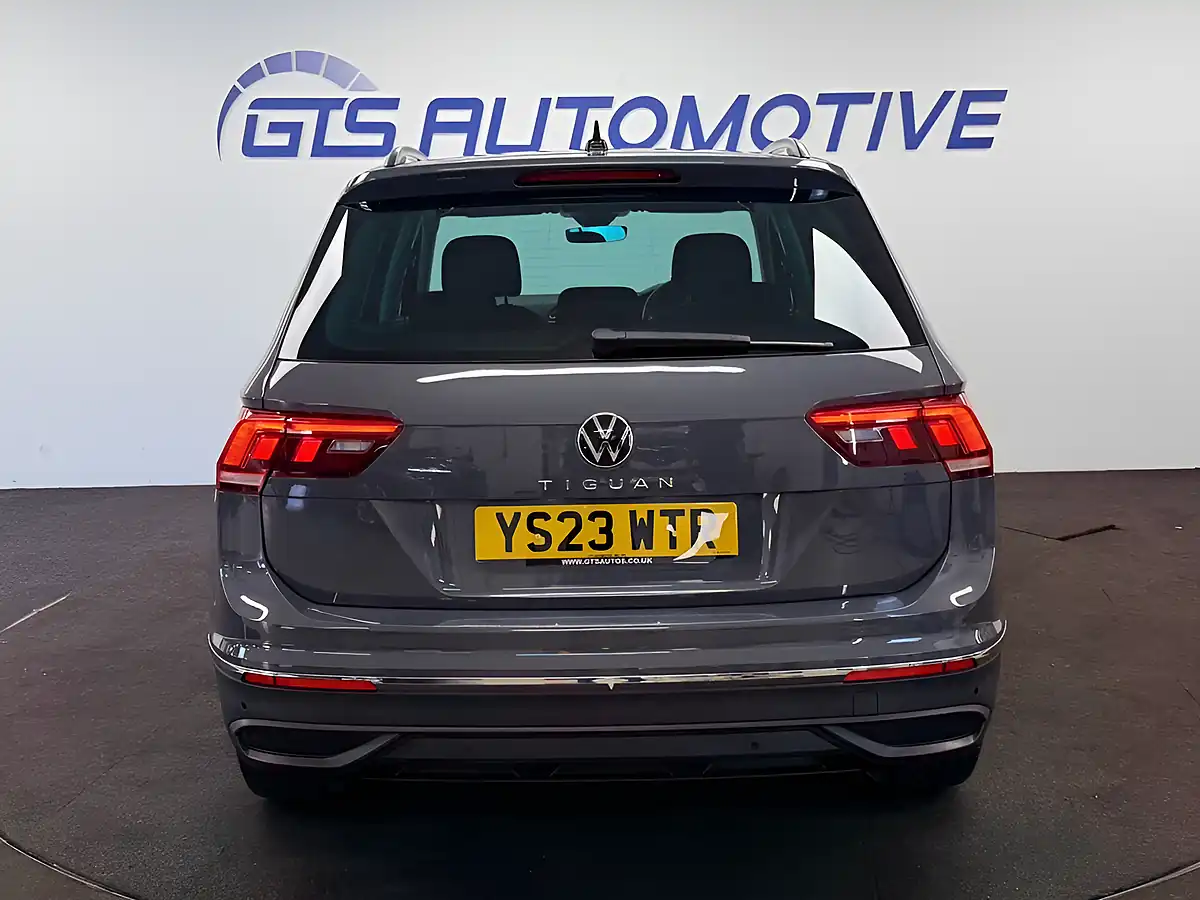 Used 2023 Volkswagen Tiguan Life Dolphin Grey - Interior and Exterior details 9