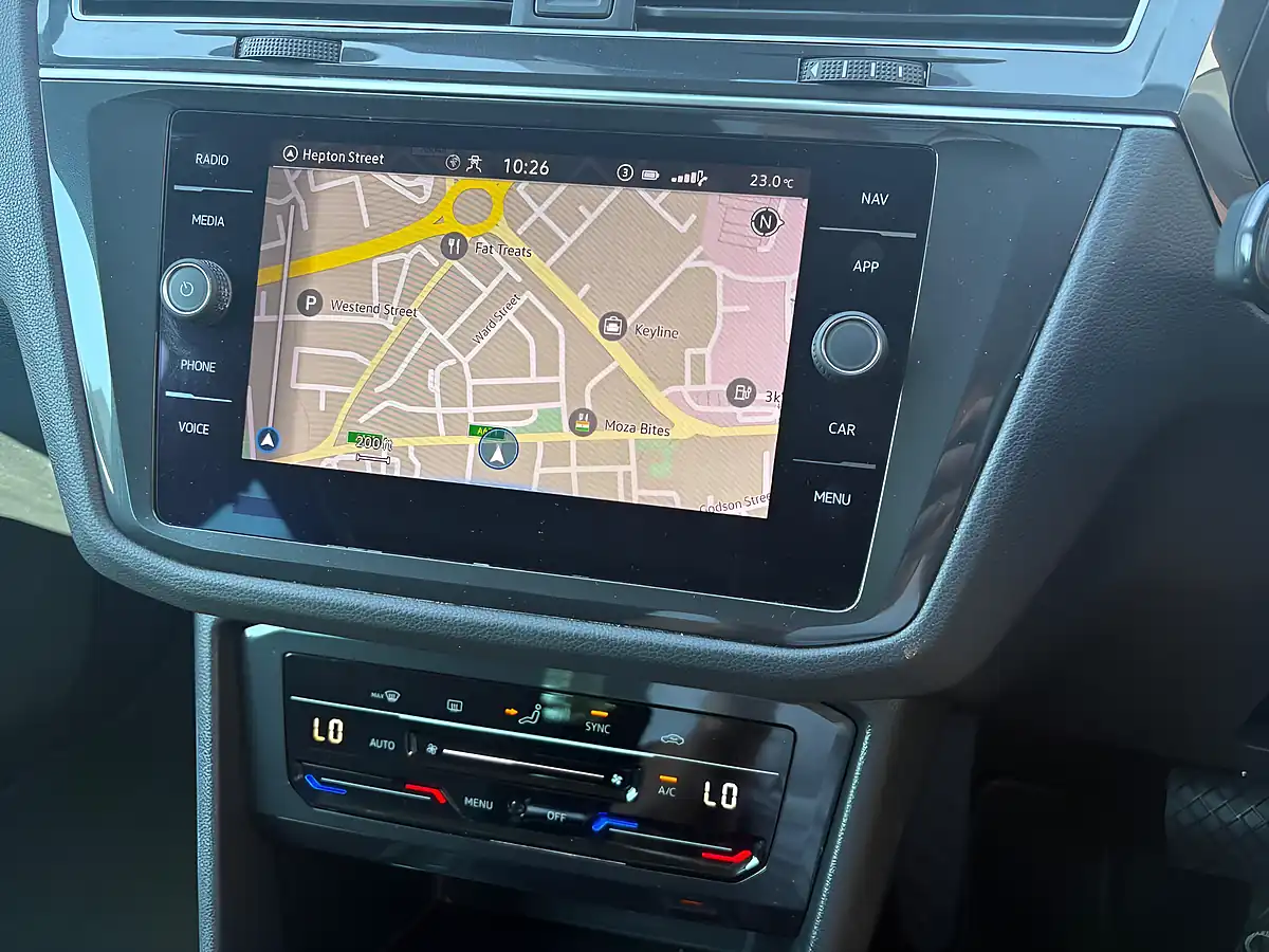 Used 2023 Volkswagen Tiguan Life White - Interior and Exterior details 16