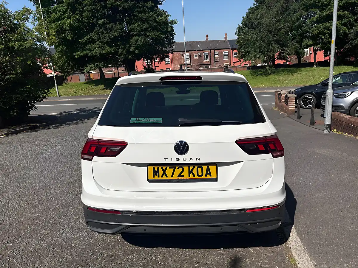 Used 2023 Volkswagen Tiguan Life White - Interior and Exterior details 4