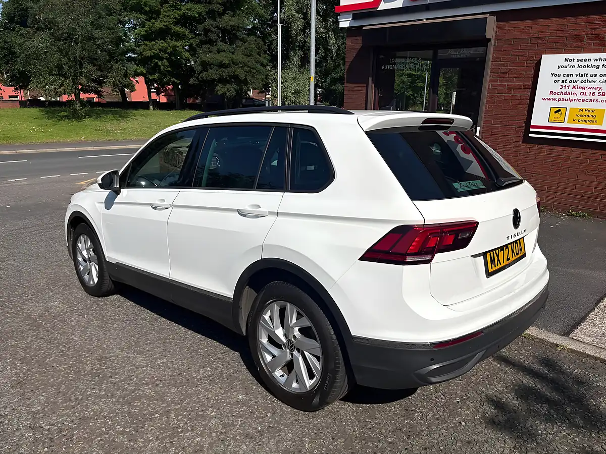 Used 2023 Volkswagen Tiguan Life White - Interior and Exterior details 5