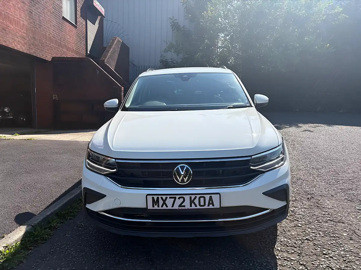 Used 2023 Volkswagen Tiguan Life White - Interior and Exterior details 8