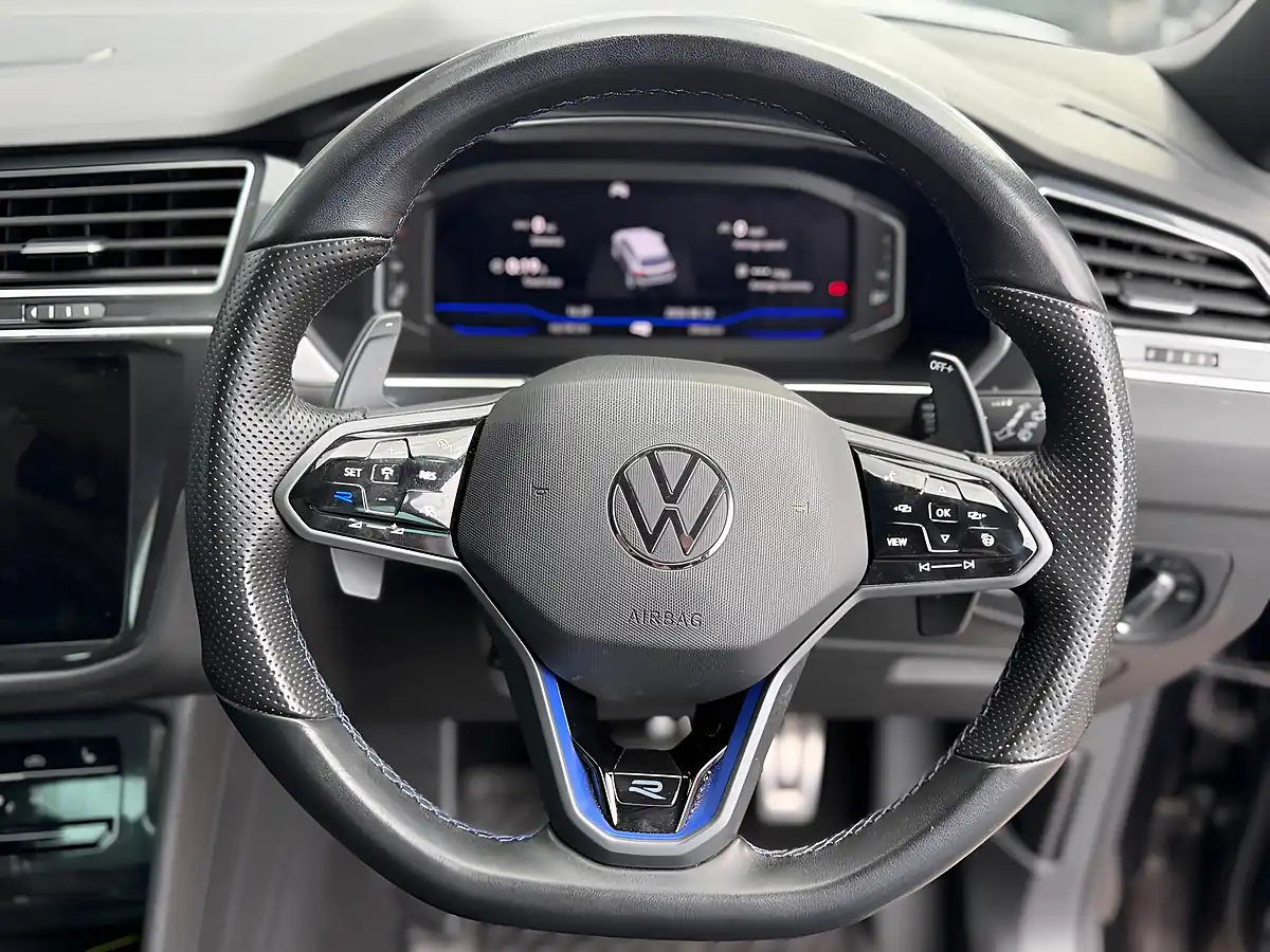 Used 2023 Volkswagen Tiguan R Black - Interior and Exterior details 16