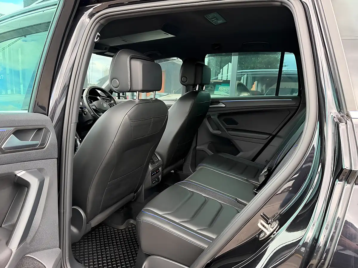 Used 2023 Volkswagen Tiguan R Black - Interior and Exterior details 18