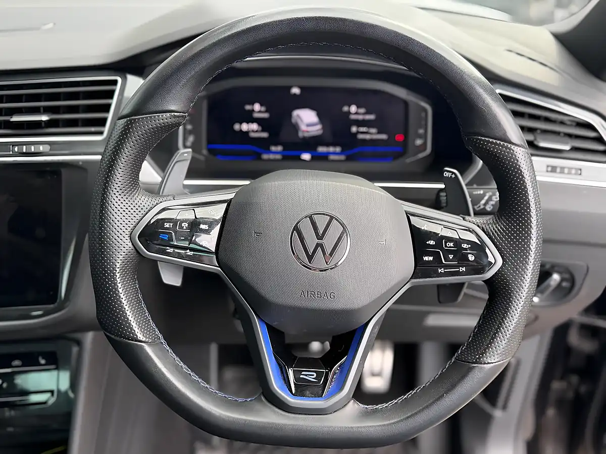 Used 2023 Volkswagen Tiguan R Black - Interior and Exterior details 16