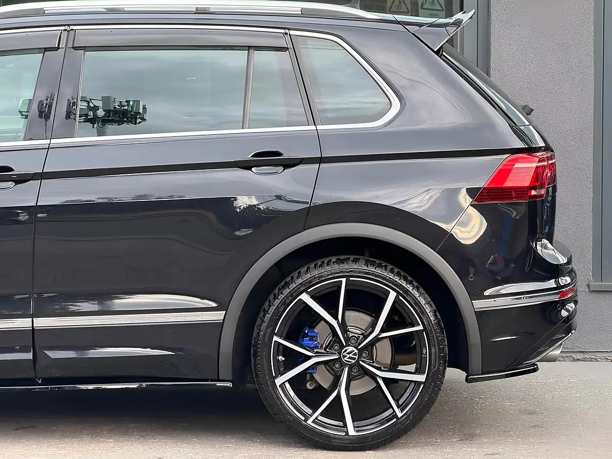 Used 2023 Volkswagen Tiguan R Black - Interior and Exterior details 8