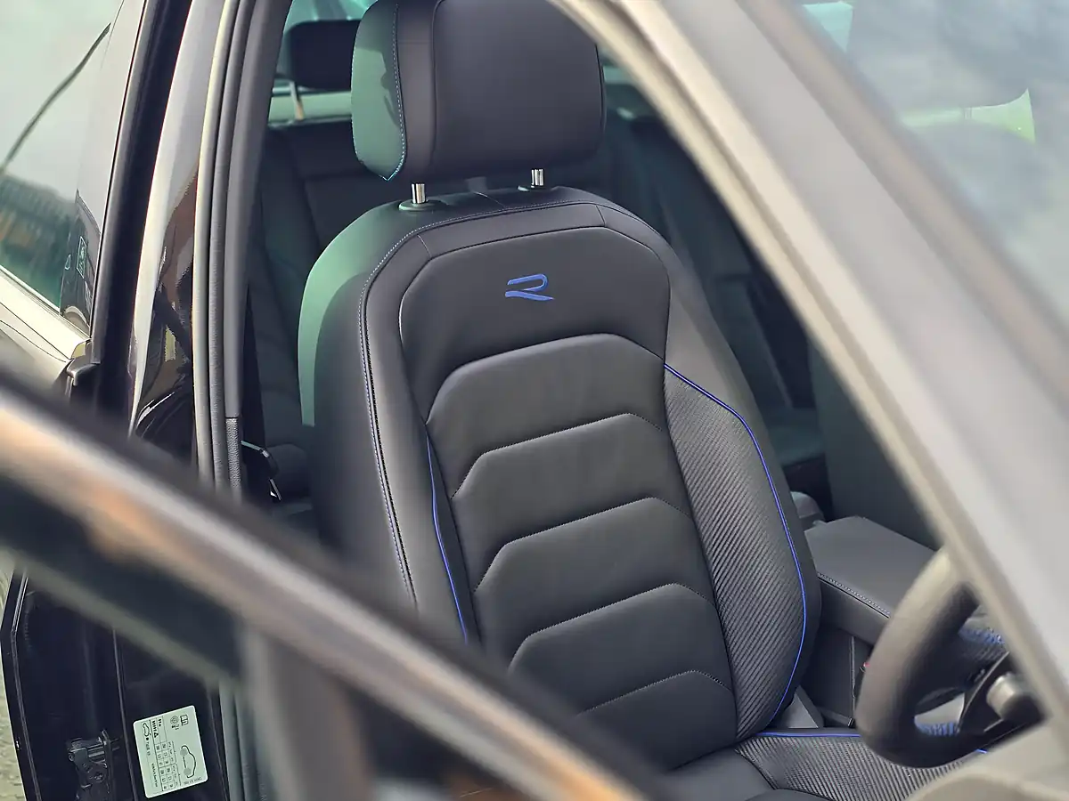 Used 2023 Volkswagen Tiguan R Black - Interior and Exterior details 5