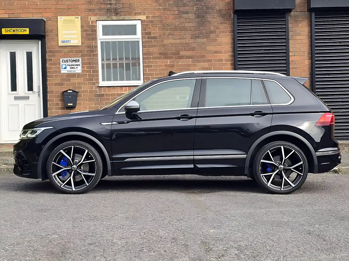 Used 2023 Volkswagen Tiguan R Black - Interior and Exterior details 9