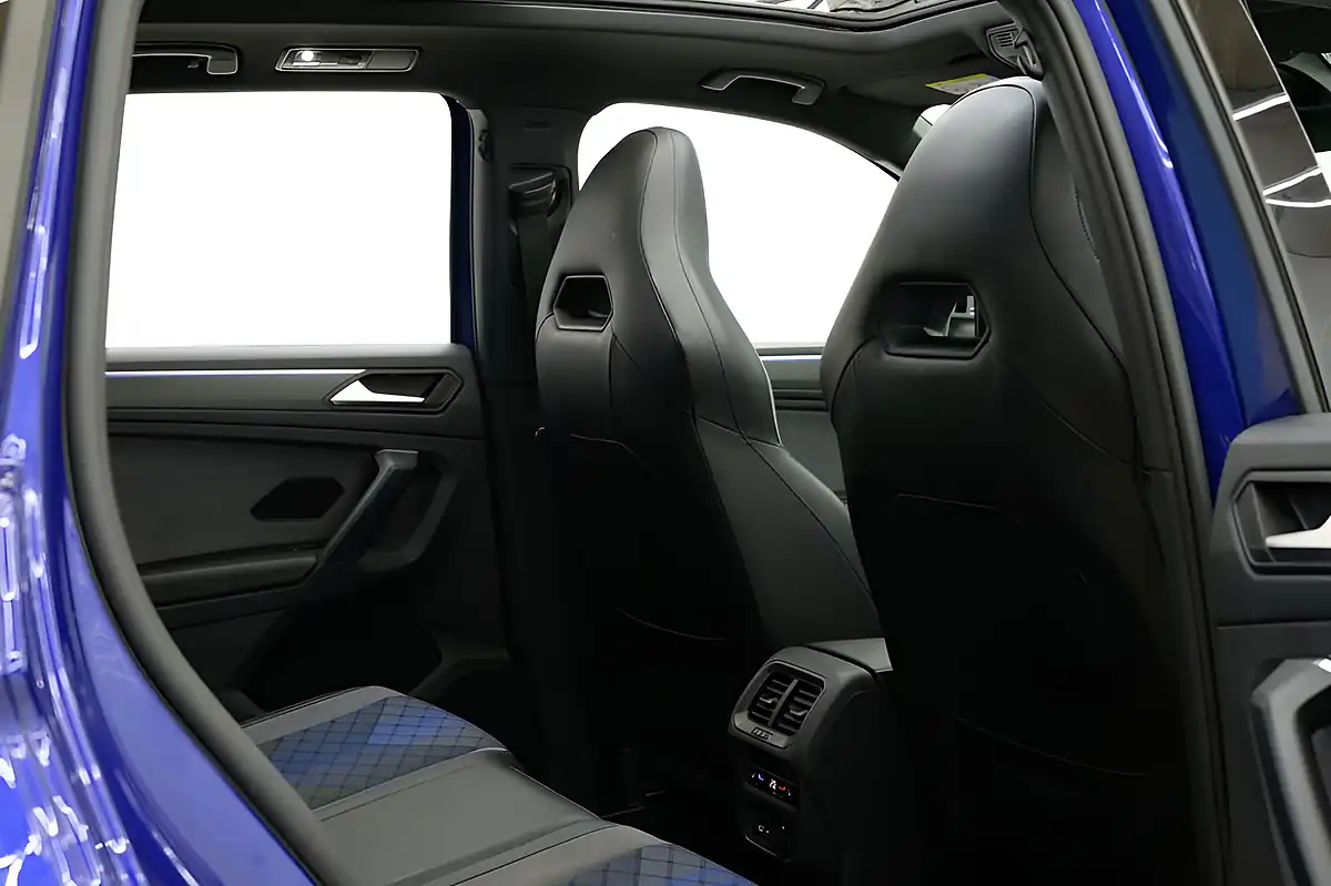 Used 2023 Volkswagen Tiguan R Lapiz Blue - Interior and Exterior details 14