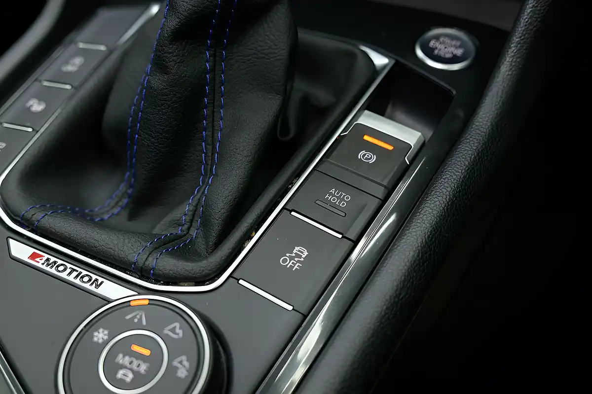 Used 2023 Volkswagen Tiguan R Lapiz Blue - Interior and Exterior details 19