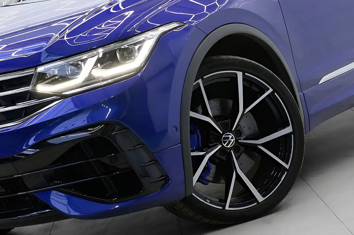 Used 2023 Volkswagen Tiguan R Lapiz Blue - Interior and Exterior details 5