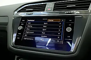 Used 2023 Volkswagen Tiguan R Lapiz Blue - Interior and Exterior details 6