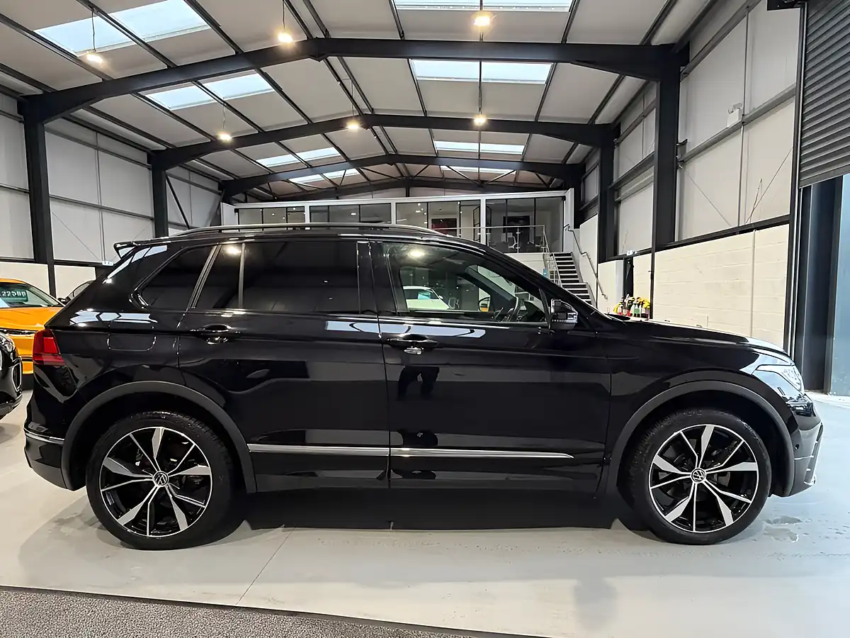 Used 2023 Volkswagen Tiguan R-Line Black - Interior and Exterior details 8