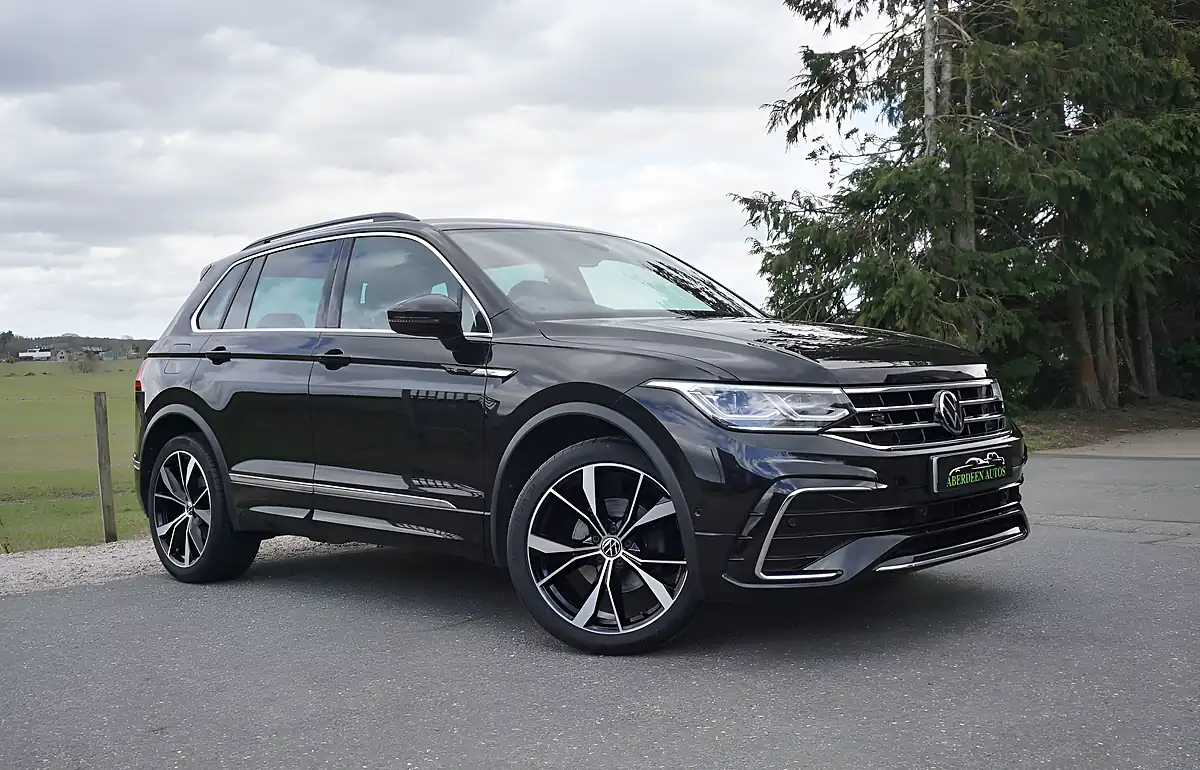 Used 2023 Volkswagen Tiguan R-Line Black - Interior and Exterior details 8