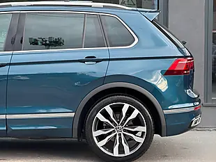 Used 2023 Volkswagen Tiguan R-Line Blue - Interior and Exterior details 15