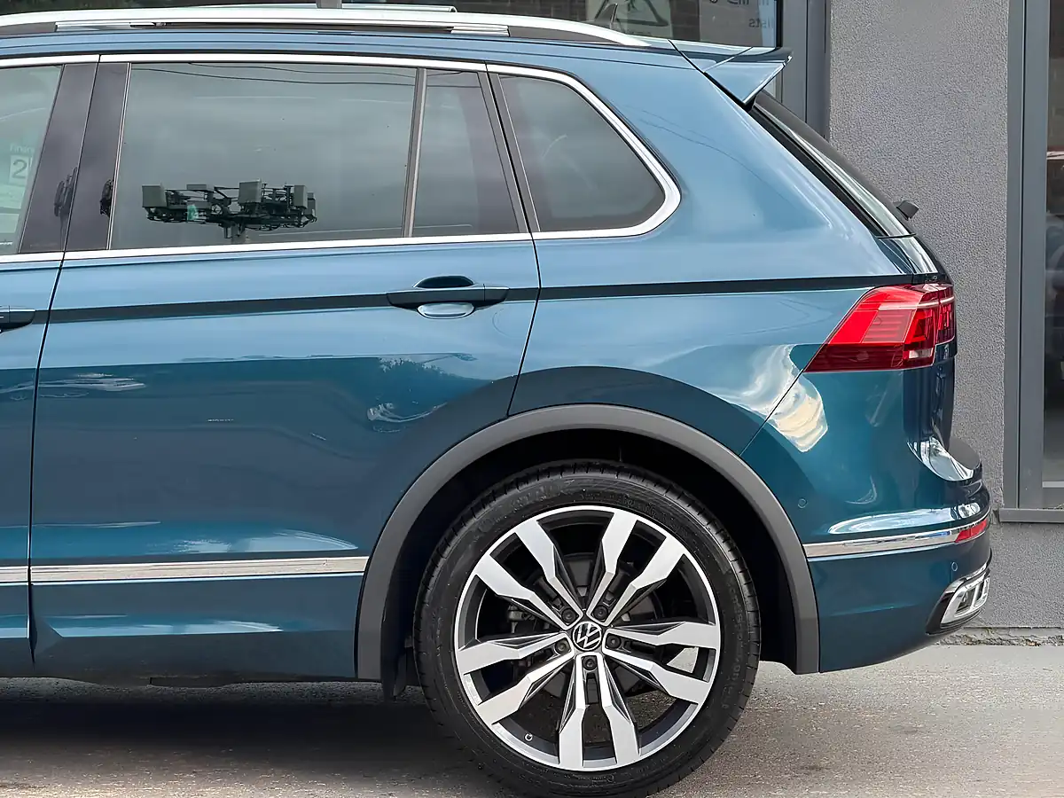 Used 2023 Volkswagen Tiguan R-Line Blue - Interior and Exterior details 15