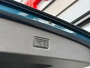 Used 2023 Volkswagen Tiguan R-Line Blue - Interior and Exterior details 19