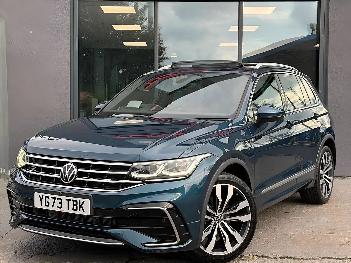 Used 2023 Volkswagen Tiguan R-Line Blue - Interior and Exterior details 5