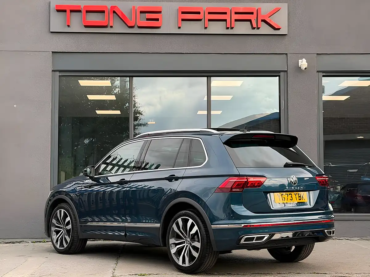 Used 2023 Volkswagen Tiguan R-Line Blue - Interior and Exterior details 6