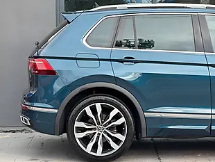 Used 2023 Volkswagen Tiguan R-Line Blue - Interior and Exterior details 8