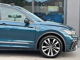 Used 2023 Volkswagen Tiguan R-Line Blue - Interior and Exterior details 9