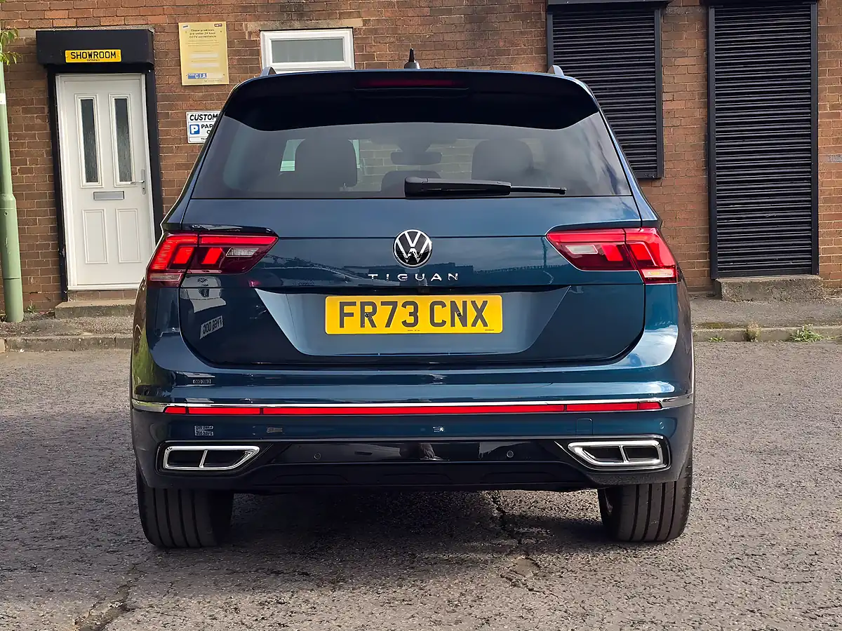 Used 2023 Volkswagen Tiguan R-Line Blue - Interior and Exterior details 10