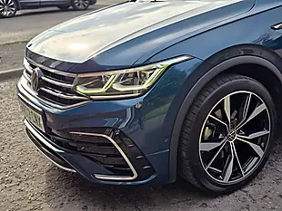 Used 2023 Volkswagen Tiguan R-Line Blue - Interior and Exterior details 11