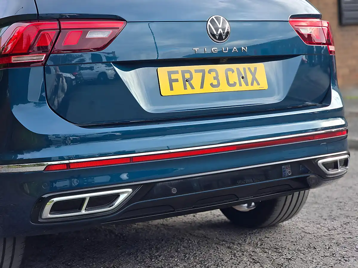 Used 2023 Volkswagen Tiguan R-Line Blue - Interior and Exterior details 12