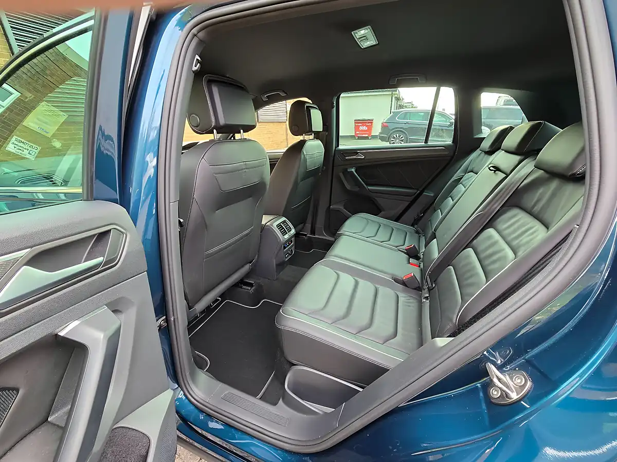 Used 2023 Volkswagen Tiguan R-Line Blue - Interior and Exterior details 14
