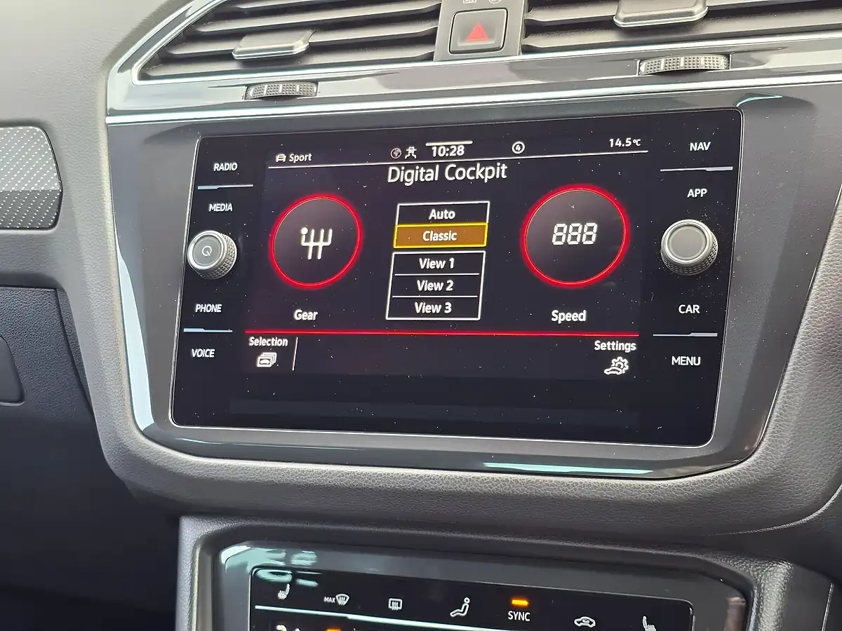 Used 2023 Volkswagen Tiguan R-Line Blue - Interior and Exterior details 17