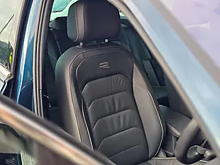 Used 2023 Volkswagen Tiguan R-Line Blue - Interior and Exterior details 4