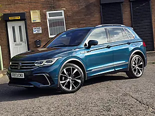 Used 2023 Volkswagen Tiguan R-Line Blue - Interior and Exterior details 7