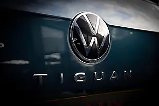 Used 2023 Volkswagen Tiguan R-Line Blue - Interior and Exterior details 12