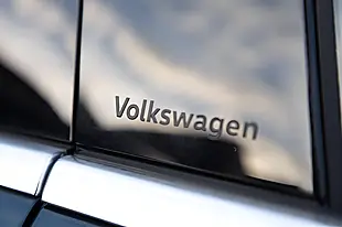 Used 2023 Volkswagen Tiguan R-Line Blue - Interior and Exterior details 13