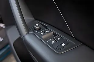 Used 2023 Volkswagen Tiguan R-Line Blue - Interior and Exterior details 15