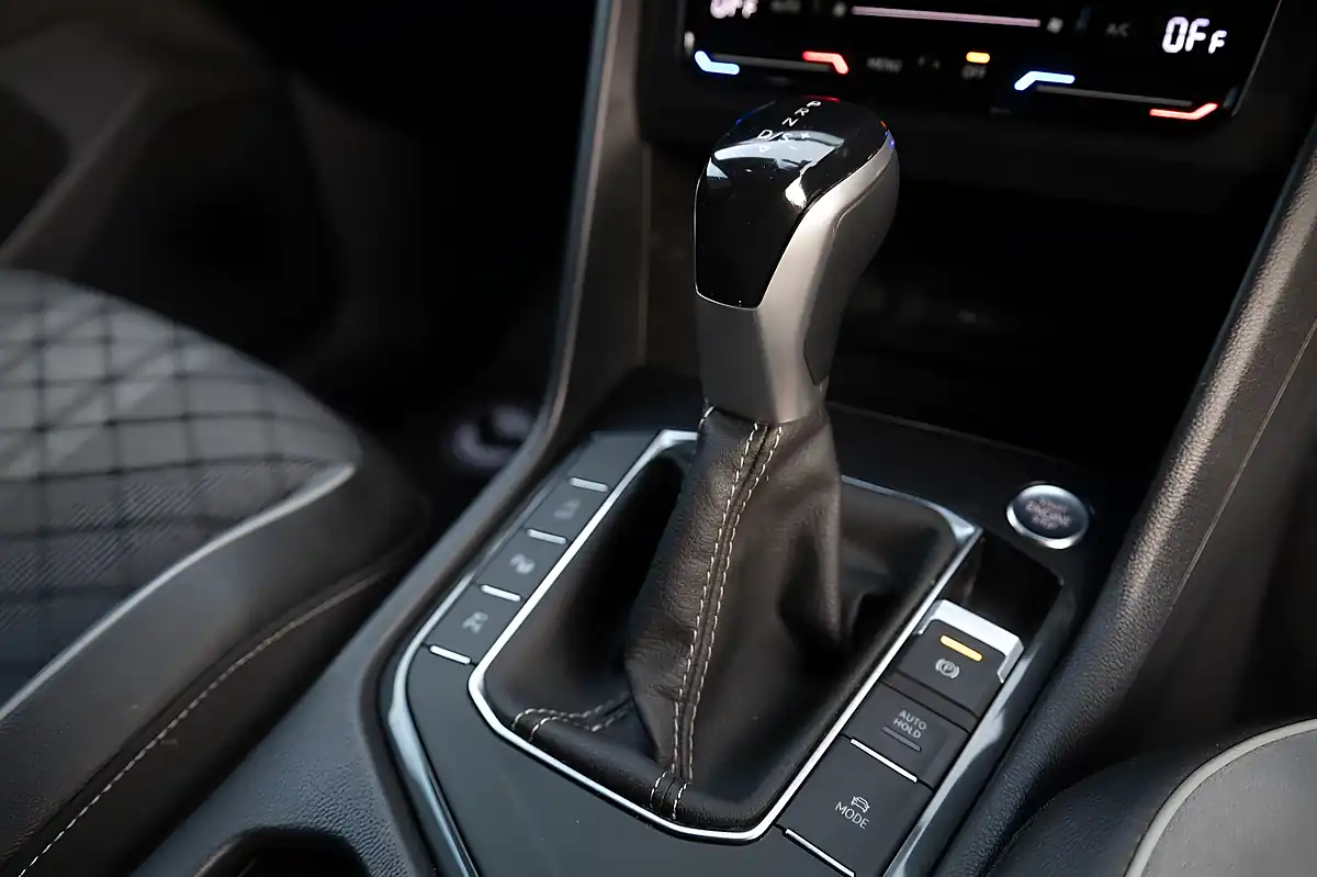 Used 2023 Volkswagen Tiguan R-Line Blue - Interior and Exterior details 17
