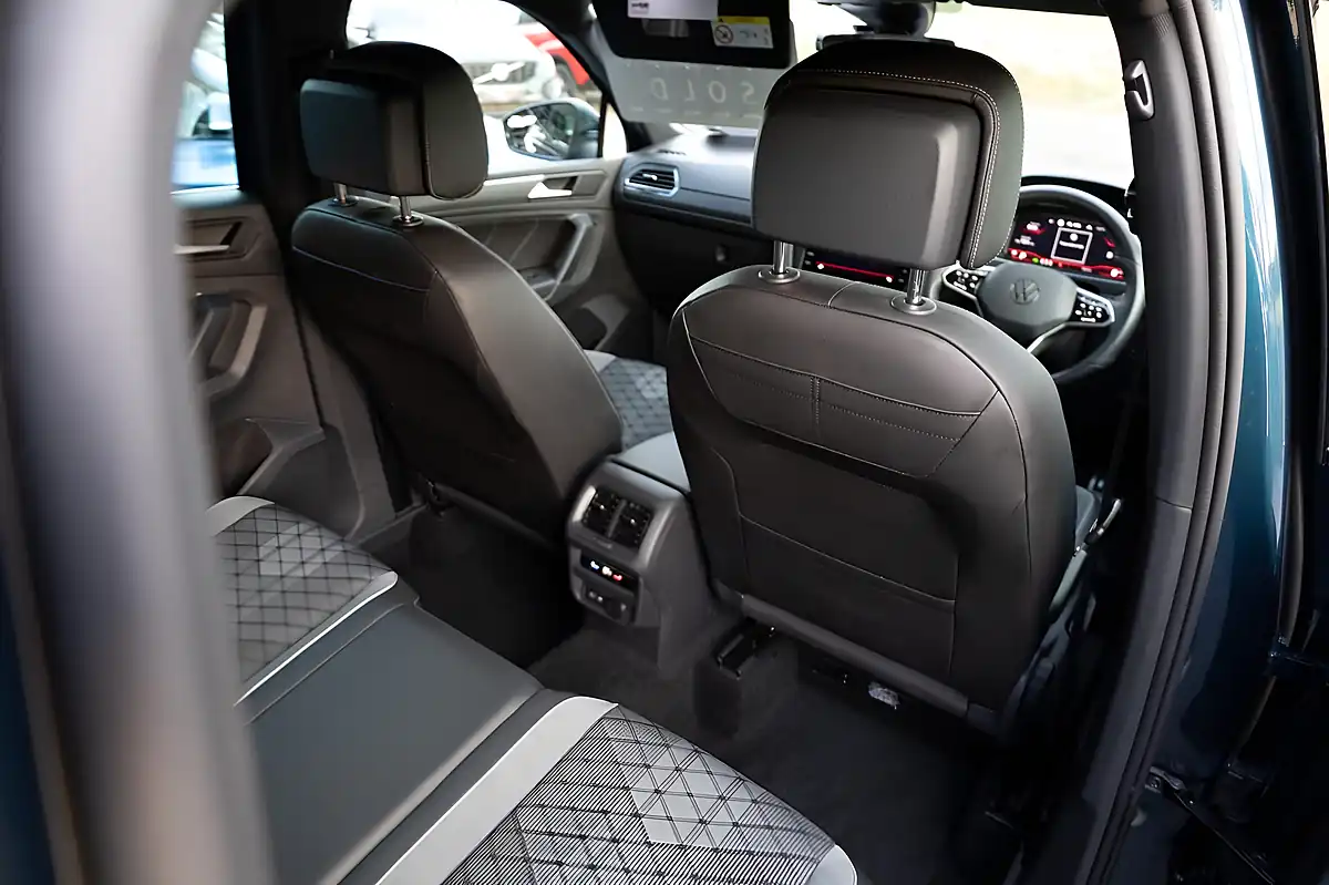 Used 2023 Volkswagen Tiguan R-Line Blue - Interior and Exterior details 19