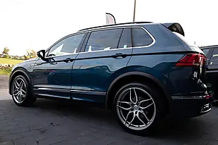 Used 2023 Volkswagen Tiguan R-Line Blue - Interior and Exterior details 7