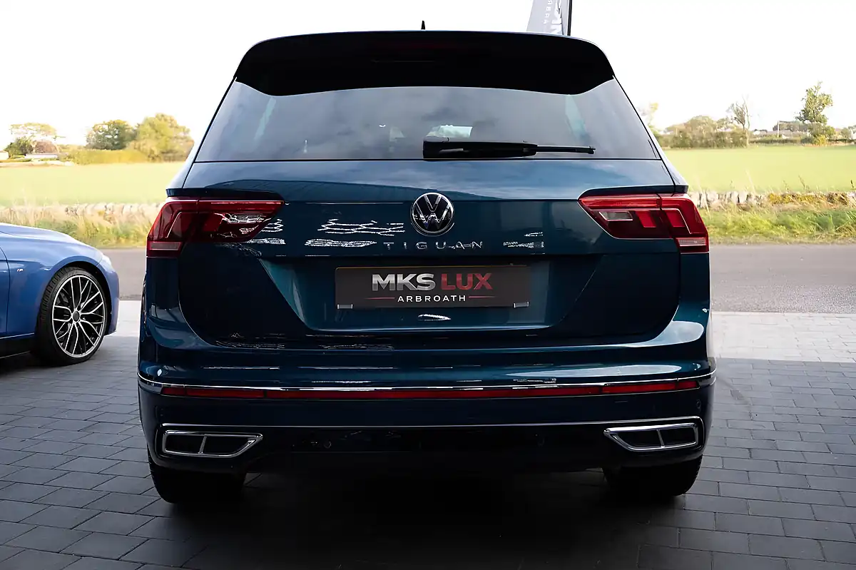 Used 2023 Volkswagen Tiguan R-Line Blue - Interior and Exterior details 8