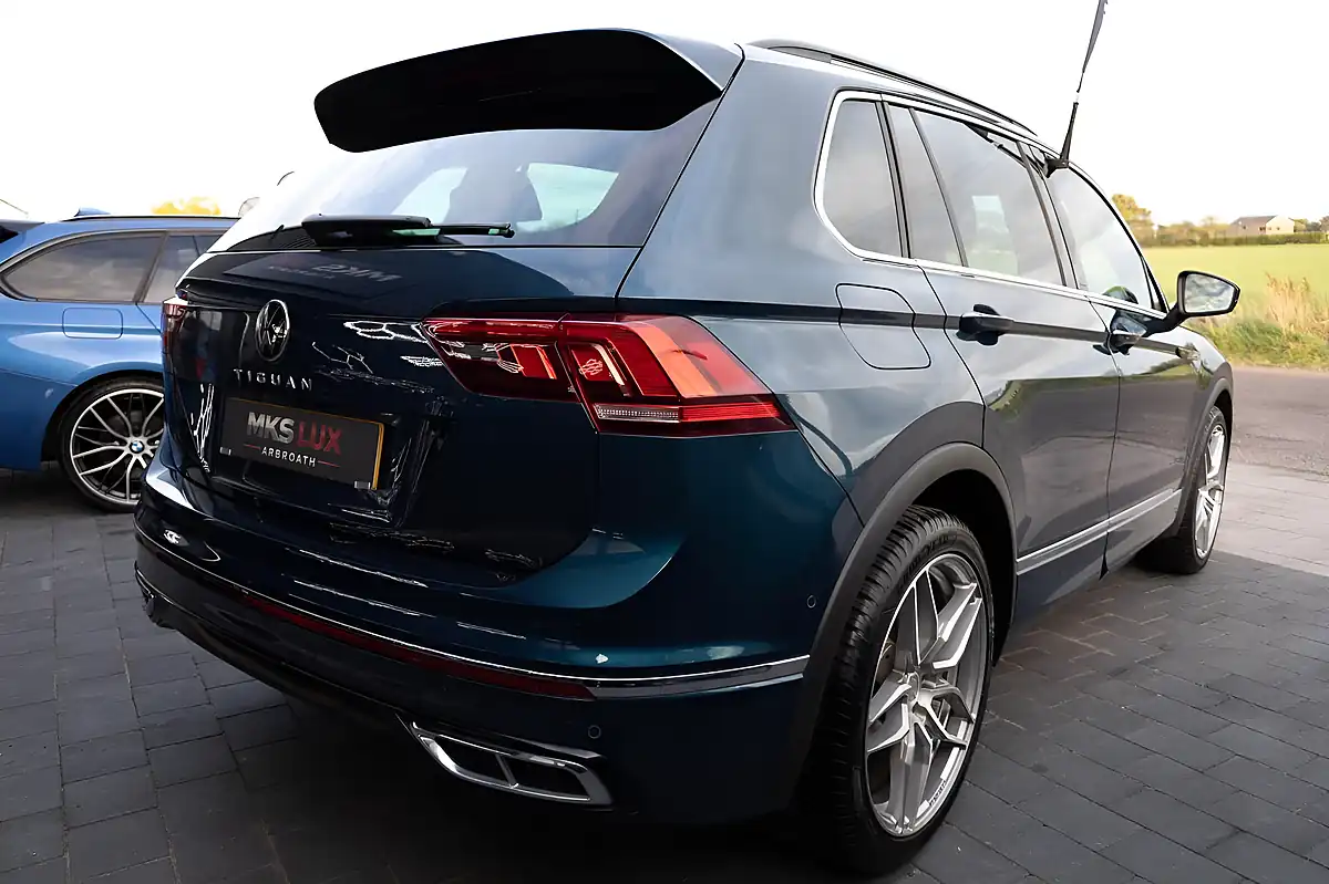 Used 2023 Volkswagen Tiguan R-Line Blue - Interior and Exterior details 9