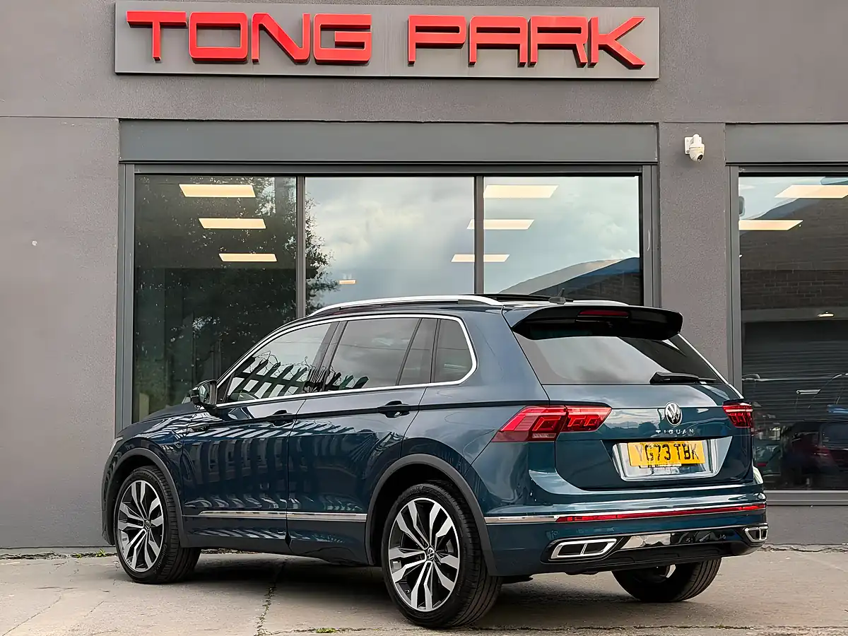 Used 2023 Volkswagen Tiguan R-Line Blue - Interior and Exterior details 6