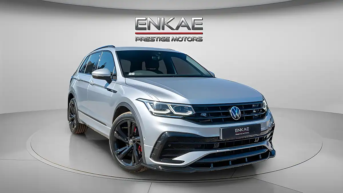 Used 2023 Volkswagen Tiguan R-Line Edition Silver - Front View