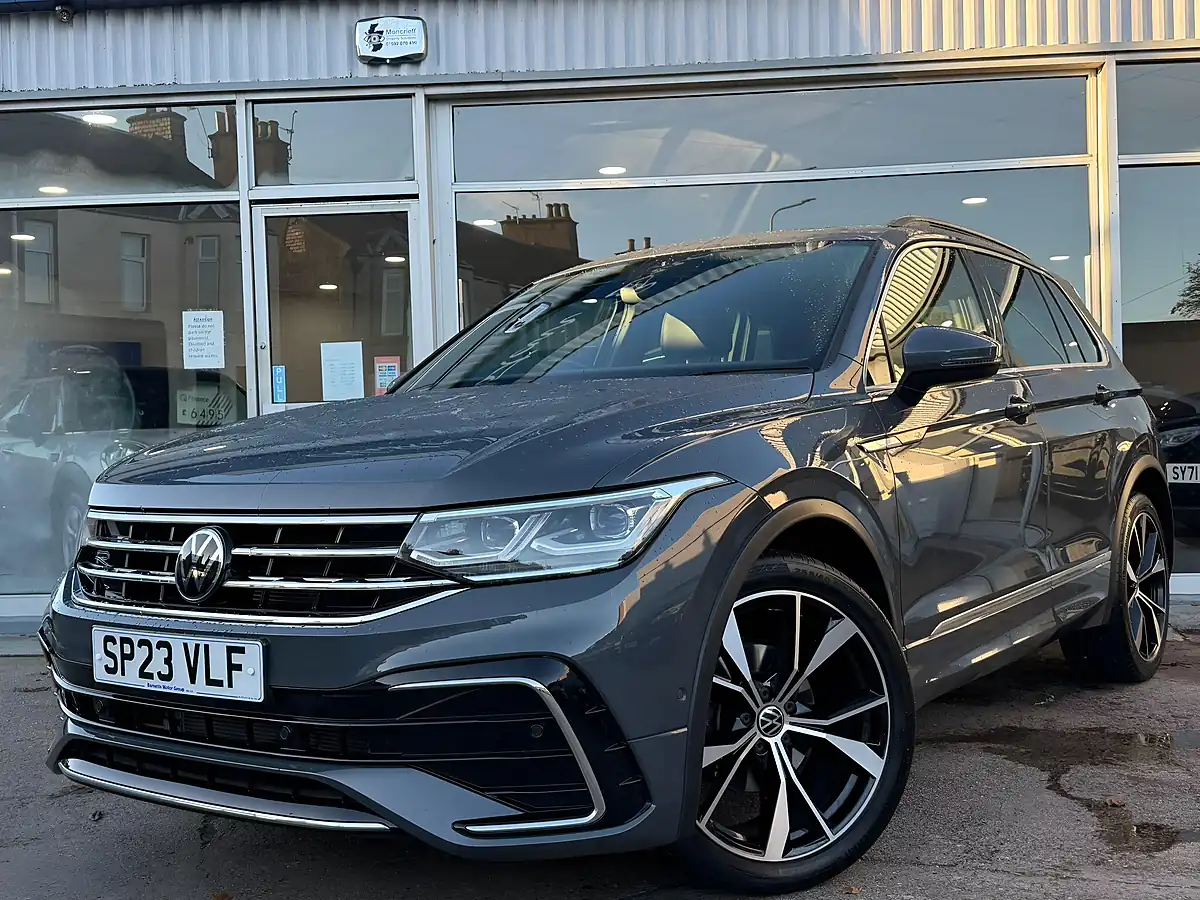 Used 2023 Volkswagen Tiguan R-Line Grey - Front View