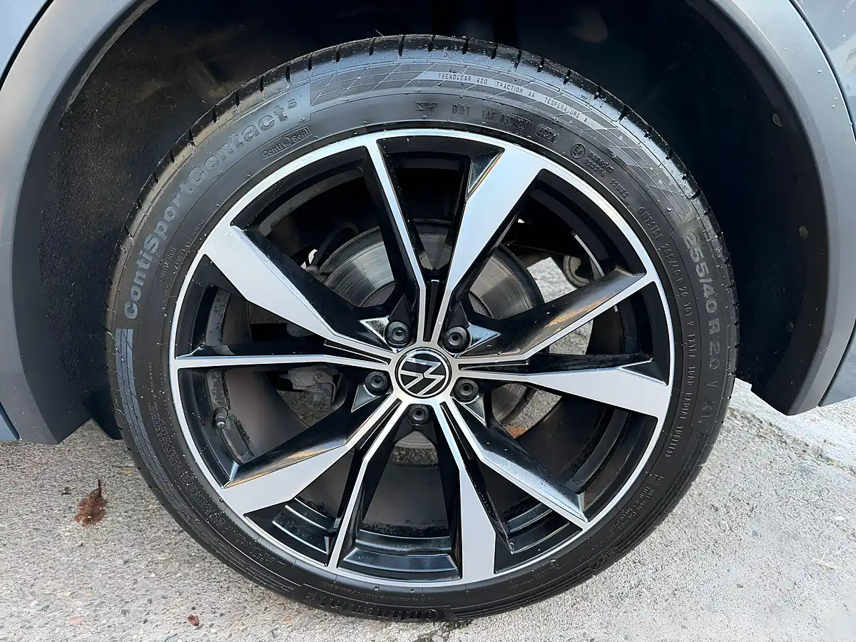 Used 2023 Volkswagen Tiguan R-Line Grey - Interior and Exterior details 19