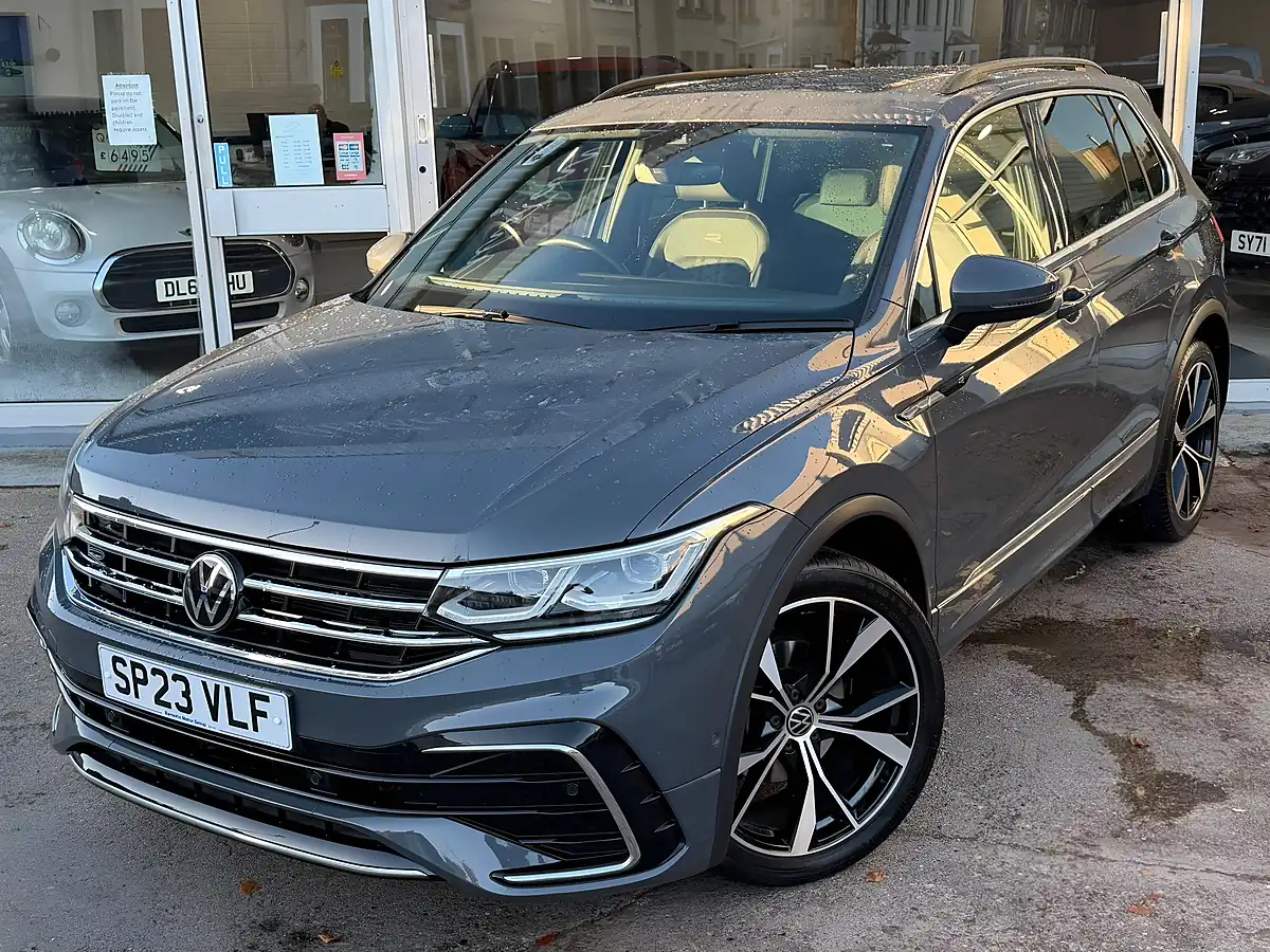 Used 2023 Volkswagen Tiguan R-Line Grey - Interior and Exterior details 4