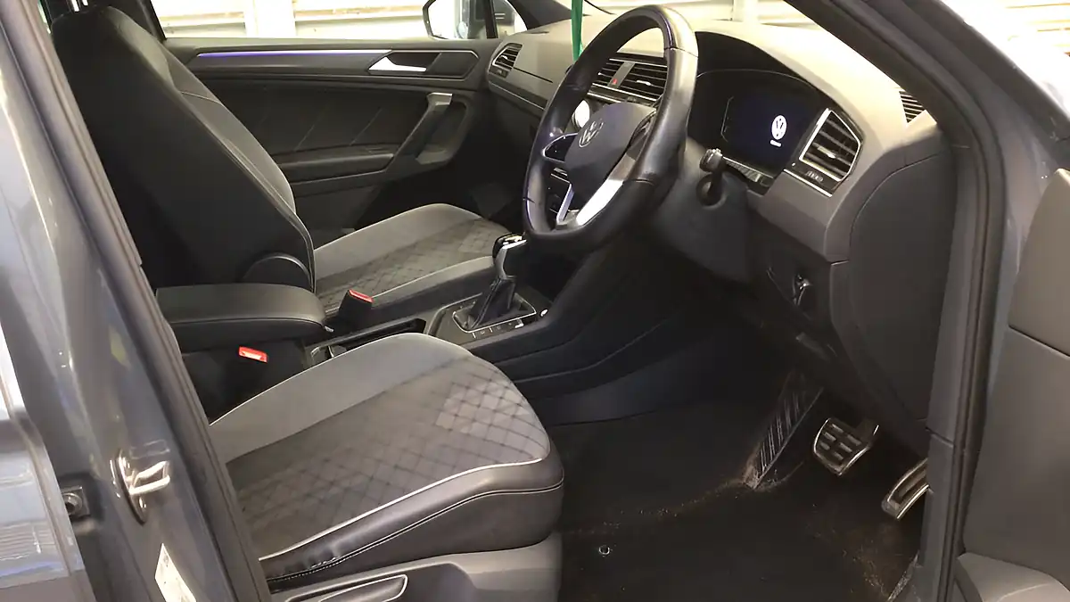 Used 2023 Volkswagen Tiguan R-Line Grey - Interior and Exterior details 3