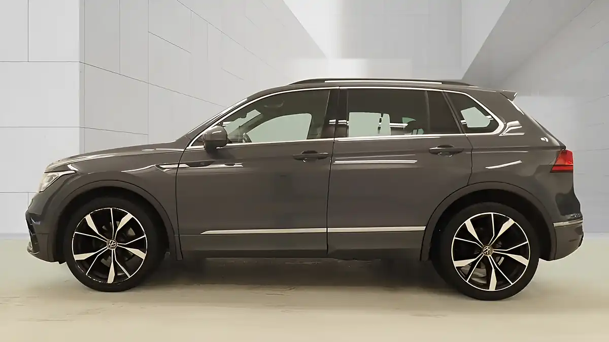 Used 2023 Volkswagen Tiguan R-Line Grey - Interior and Exterior details 8