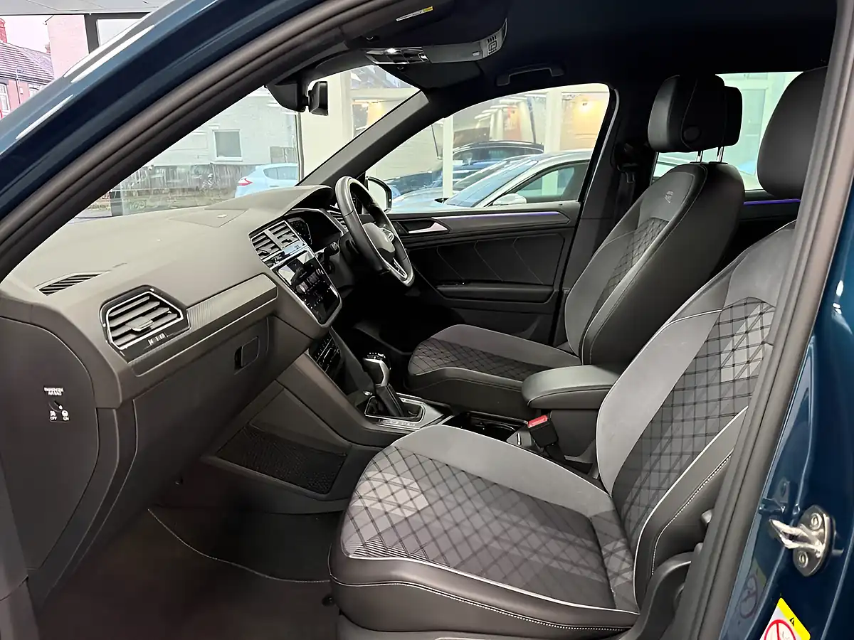Used 2023 Volkswagen Tiguan R-Line Nightshade Blue - Interior and Exterior details 15
