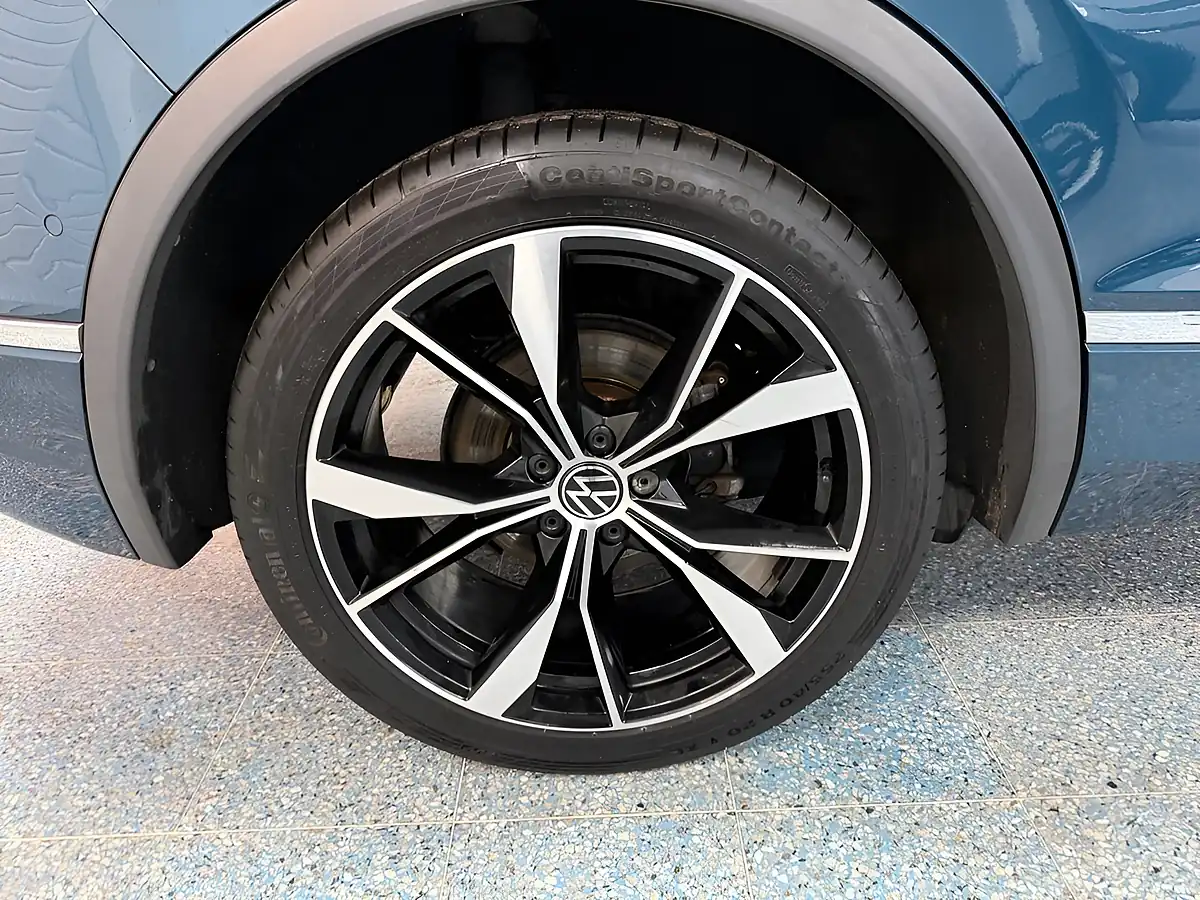 Used 2023 Volkswagen Tiguan R-Line Nightshade Blue - Interior and Exterior details 3